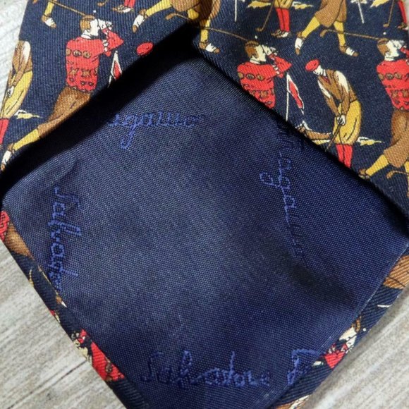 Salvatore Ferragamo Italian silk mens' tie - Picture 4 of 8